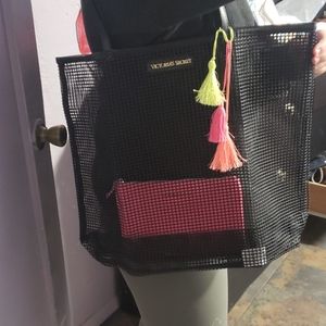 Large Tote VS